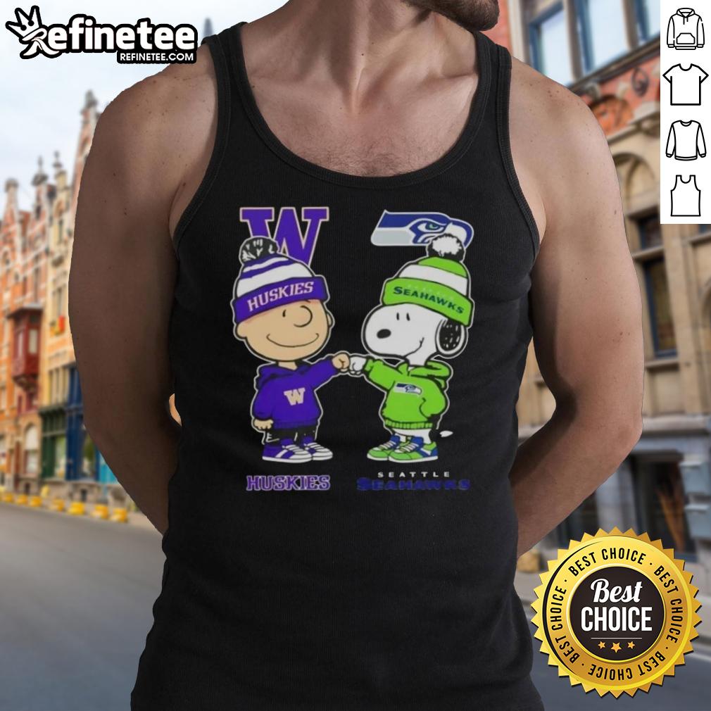 original-charlie-brown-fist-bump-snoopy-washington-huskies-x-seattle-seahawks-tank-top Alt Text: Original Charlie Brown fist bump with Snoopy on a Washington Huskies x Seattle Seahawks tank top.