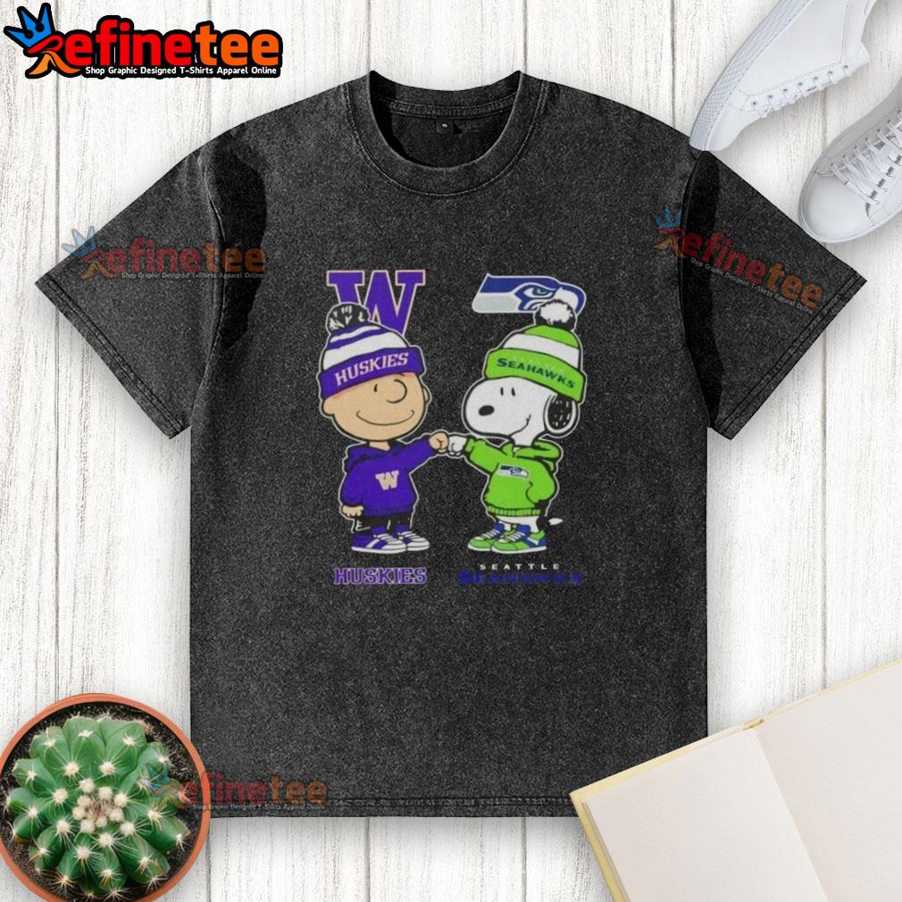 original-charlie-brown-fist-bump-snoopy-washington-huskies-x-seattle-seahawks-washed-t-shirt Original Charlie Brown fist bump with Snoopy on a Washington Huskies X Seattle Seahawks washed t-shirt design.