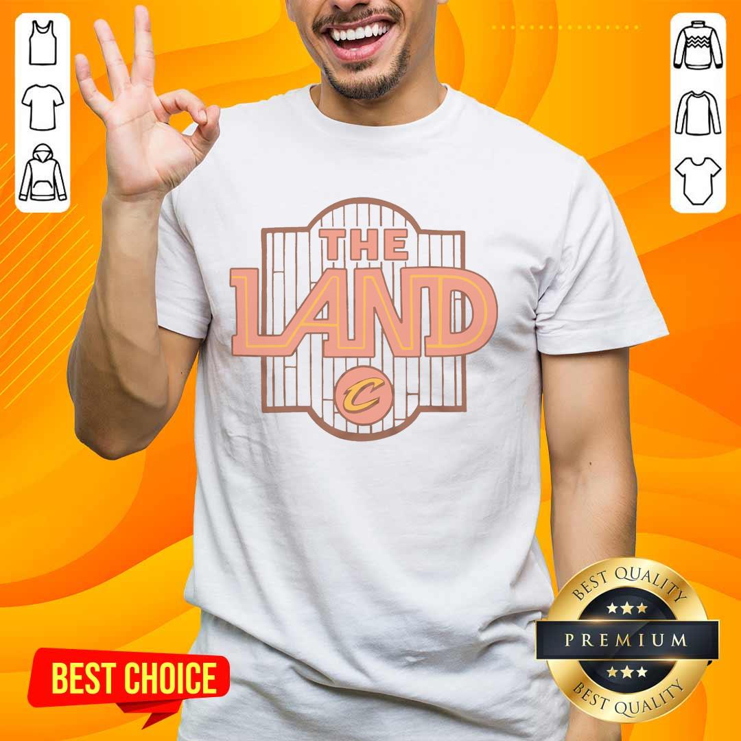 original-cleveland-cavaliers-the-land-court-city-edition-2025-t-shirt-1 Alt Text: Original Cleveland Cavaliers The Land Court City Edition 2025 T-Shirt featuring bold graphics and team colors.