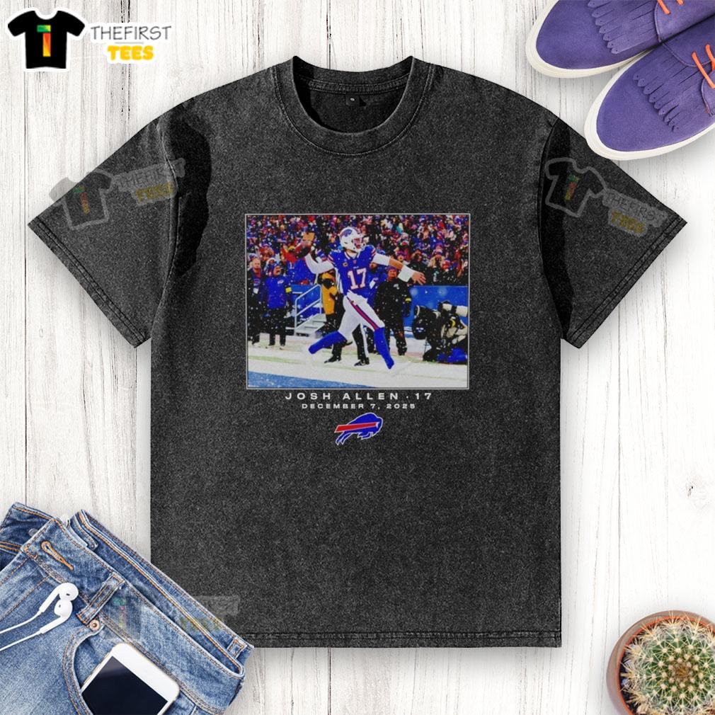 original-josh-allen-buffalo-bills-football-nfl-2025-photo-washed-t-shirt Original Josh Allen Buffalo Bills NFL 2025 washed t-shirt featuring a stylish design perfect for football fans.