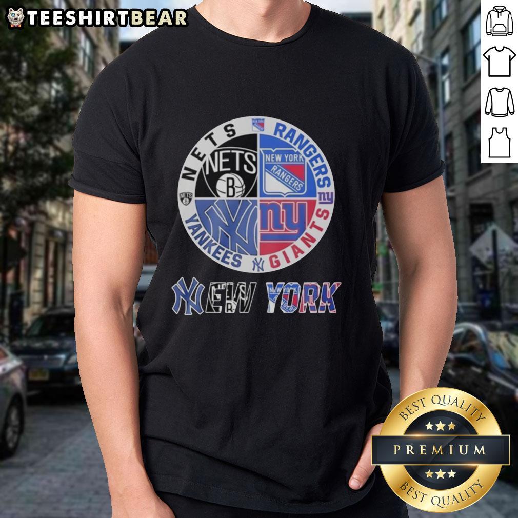 original-new-york-giants-new-york-yankees-york-nets-new-york-rangers-mashup-logo-t-shirt-1 Original New York Giants, Yankees, Nets, Rangers mashup logo T-shirt featuring iconic team logos and bold design.