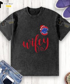 Original Wifey Chicago Cubs Santa Hat Merry Christmas washed t-shirt featuring festive design for Cubs fans.