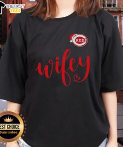 Original Wifey Cincinnati Reds Santa Hat Merry Christmas Ladies Tee featuring festive design and team logo.