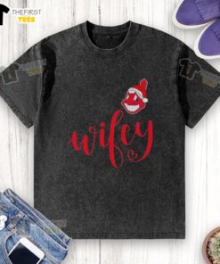 Original Wifey Cleveland Indians Santa Hat Merry Christmas washed t-shirt featuring festive design and team logo.