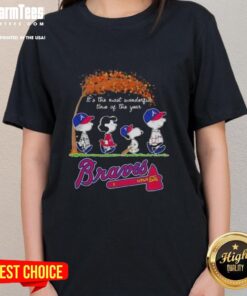 Premium Atlanta Braves X Peanuts Snoopy and Friends autumn ladies tee featuring festive graphics for the holidays.