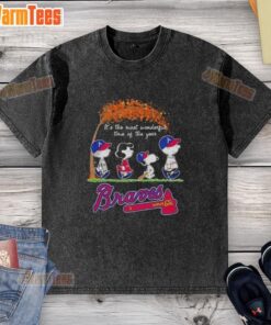 Alt Text: Premium Atlanta Braves X Peanuts Snoopy and Friends autumn t-shirt, perfect for celebrating the most wonderful time of the year.