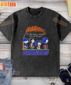 Premium Boise State Broncos X Peanuts Snoopy and Friends autumn t-shirt featuring a festive design for the holiday season.