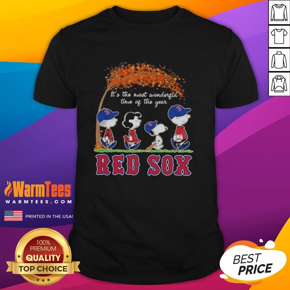 premium-boston-red-sox-x-peanuts-snoopy-and-friends-autumn-its-the-most-wonderful-time-of-the-year-t-shirt Premium Boston Red Sox X Peanuts Snoopy T-shirt celebrating autumn and the joy of baseball season.