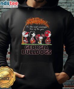Premium Georgia Bulldogs X Peanuts Snoopy and Friends hoodie for autumn featuring festive design, perfect for fans.
