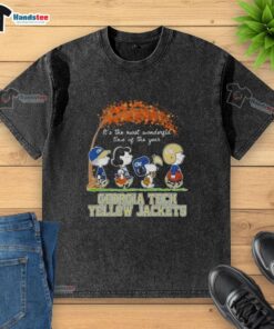 Premium Georgia Tech Yellow Jackets X Peanuts Snoopy and Friends autumn washed t-shirt for a cozy fall style.