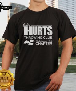 Alt Text: Premium Jalen Hurts throwing t-shirt for Philadelphia Eagles fans, featuring vibrant team colors and logo design.