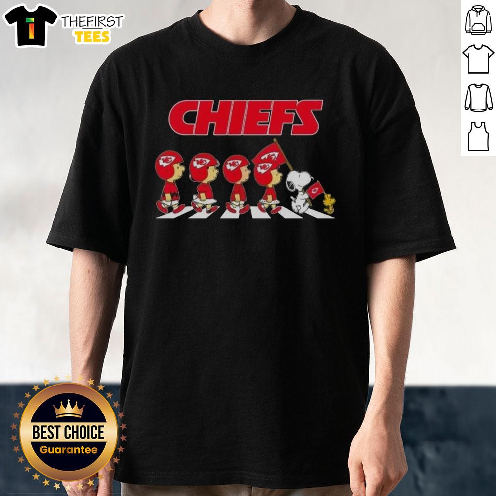 premium-kansas-city-chiefs-x-peanuts-snoopy-and-friends-abbey-road-t-shirt-1 Premium Kansas City Chiefs X Peanuts Snoopy And Friends Abbey Road T-Shirt featuring Snoopy and friends in team colors.