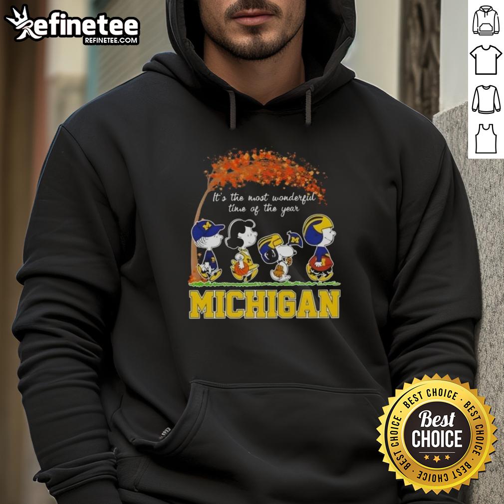 premium-michigan-wolverines-x-peanuts-snoopy-and-friends-autumn-its-the-most-wonderful-time-of-the-year-hoodie Premium Michigan Wolverines X Peanuts Snoopy hoodie for autumn, celebrating 'It's The Most Wonderful Time Of The Year'.