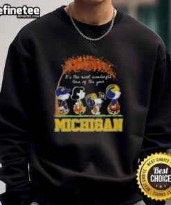 Premium Michigan Wolverines X Peanuts Snoopy and Friends sweatshirt for autumn, celebrating the most wonderful time of the year.