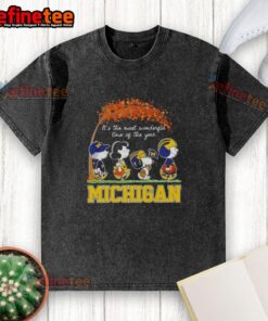 Premium Michigan Wolverines X Peanuts Snoopy and Friends autumn washed t-shirt featuring vibrant seasonal graphics.