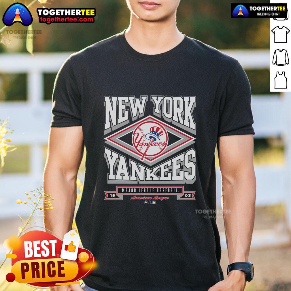 Premium New York Yankees Heater T Shirt Premium New York Yankees Heater T-Shirt featuring bold team logo, perfect for fans and stylish casual wear.
