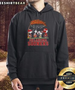 Premium Oklahoma Sooners X Peanuts Snoopy and Friends hoodie for autumn, celebrating the most wonderful time of the year.