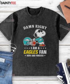 Premium Peanuts Snoopy Damn Right I Am A Eagles Fan Now And Forever washed t-shirt featuring a vibrant, playful design.