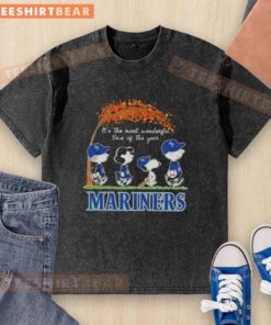 Premium Seattle Mariners X Peanuts Snoopy and Friends autumn t-shirt featuring a festive design for the holiday season.