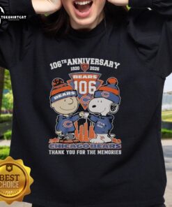 Stylish Chicago Bears outfit featuring Snoopy and Charlie Brown for the 106th Anniversary 1920-2026 sweatshirt.