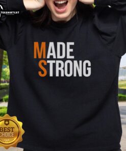 Pretty Made Strong sweatshirt in soft fabric, featuring a stylish design perfect for casual wear and workouts.