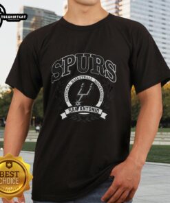 Alt Text: Retro San Antonio Spurs NBA logo t-shirt with a laurel wreath frame, showcasing team pride and vintage style.