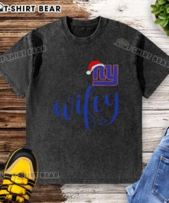 Pretty Wifey New York Giants Santa Hat Merry Christmas washed t-shirt perfect for holiday cheer and football fans.