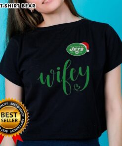 Pretty Wifey New York Jets Santa Hat Merry Christmas Ladies Tee, featuring festive design perfect for holiday football fans.