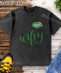Pretty Wifey New York Jets Santa Hat Merry Christmas washed t-shirt design featuring festive football spirit.