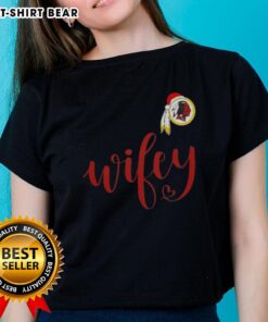 Pretty Wifey Washington Redskins Santa Hat Merry Christmas Ladies Tee featuring festive design for holiday fans.