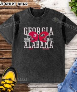 Top Alabama Crimson Tide vs Georgia Bulldogs helmet washed t-shirt, showcasing team spirit and collegiate football pride.