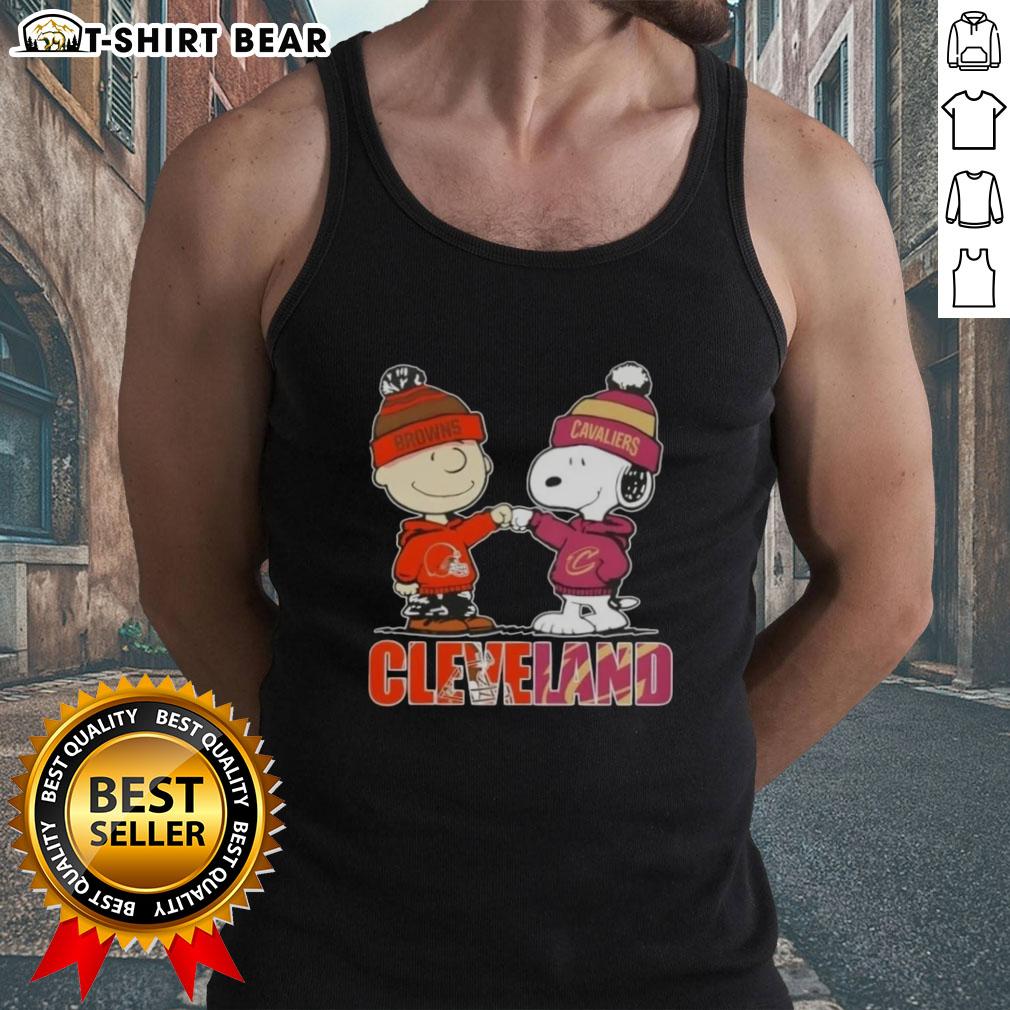Top Charlie Brown And Snoopy Cleveland City Sports Browns X Cavaliers Tank Top Alt Text: Top featuring Charlie Brown and Snoopy, celebrating Cleveland sports with Browns and Cavaliers design.