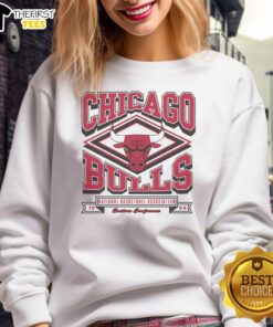 Stylish Top Chicago Bulls Heater Sweatshirt featuring team logo, perfect for fans and casual wear.