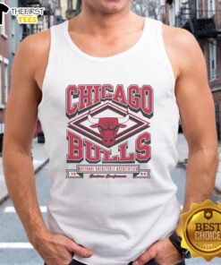 Stylish Top Chicago Bulls heater tank top featuring iconic logo, perfect for fans and summer outings.