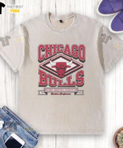Alt Text: Top Chicago Bulls heater washed t-shirt in red, featuring team logo and stylish design for fans.