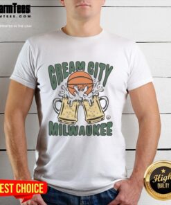 Top Cream City Milwaukee T-Shirt featuring a stylish design showcasing Milwaukee's iconic cream-colored brick.