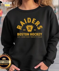 Top Ilya Rozanov 81 Boston Raiders Hockey Est 1924 sweatshirt featuring team colors and logo, perfect for fans.
