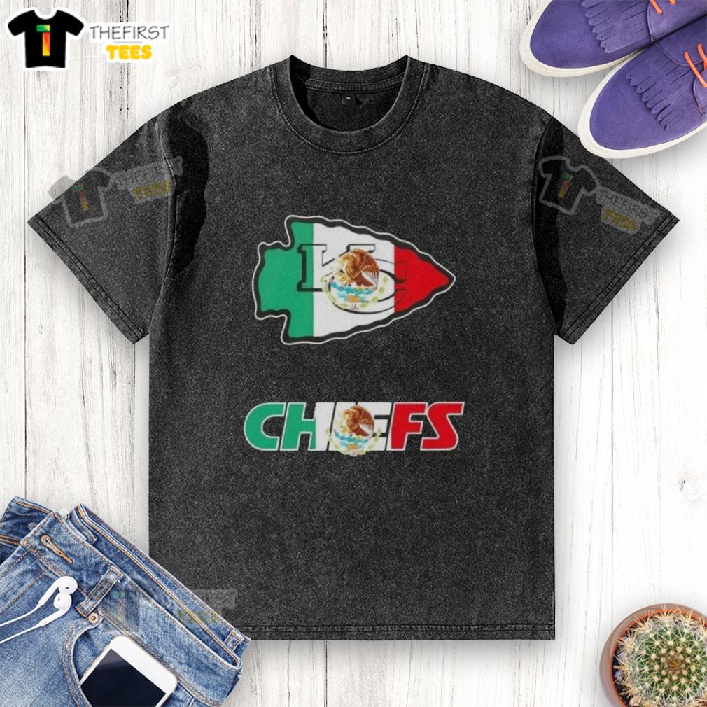 top-kansas-city-chiefs-football-x-mexican-flag-logo-washed-t-shirt Alt Text: Top Kansas City Chiefs football t-shirt featuring a Mexican flag logo design, perfect for fans and casual wear.