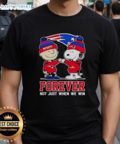 Alt Text: Top New England Patriots Charlie Brown and Snoopy Forever t-shirt celebrates fandom, perfect for game day.