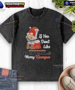 Top Santa Butt Cincinnati Bengals Merry Kiss My Ass Christmas T-Shirt, perfect for festive fans and holiday cheer.