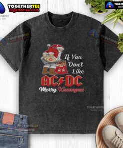Top Santa Claus graphic on a 'Merry Kiss My Ass Christmas' AC/DC washed t-shirt, perfect for holiday fun and music lovers.