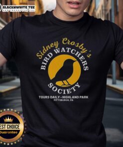 Top Sidney Crosby Bird Watchers Throw Blanket T-Shirt featuring a vibrant design for hockey fans and bird enthusiasts.