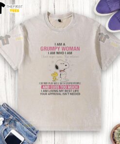 Top Snoopy I Am A Grumpy Woman T-Shirt with humorous quote, perfect for casual wear and dog lovers.