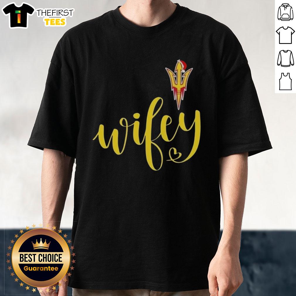 top-wifey-arizona-state-sun-devils-santa-hat-merry-christmas-t-shirt-1 Top Wifey Arizona State Sun Devils Santa Hat Merry Christmas T-Shirt featuring festive designs perfect for holiday cheer.