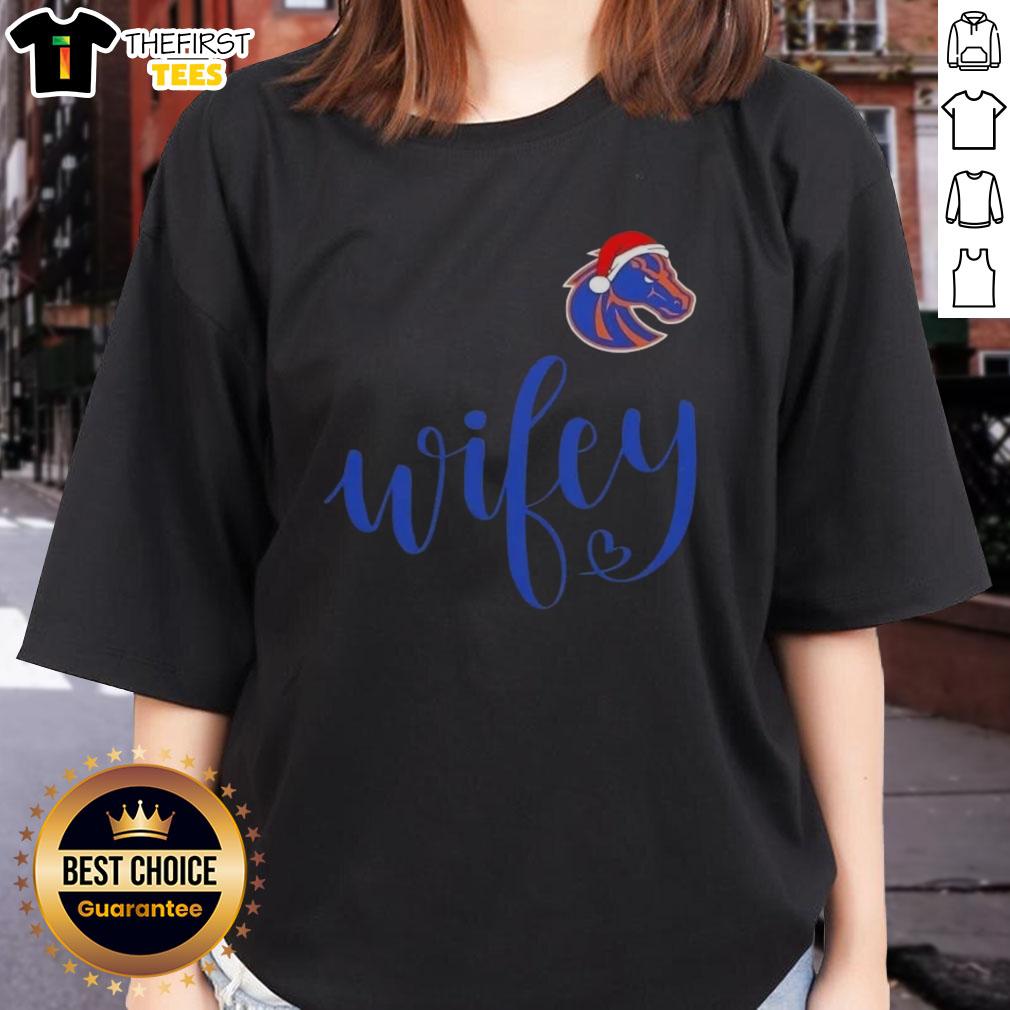 top-wifey-boise-state-broncos-santa-hat-merry-christmas-ladies-tee Top Wifey Boise State Broncos Santa Hat Merry Christmas ladies tee featuring festive design for holiday cheer.
