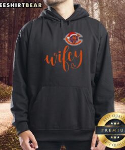 Cozy Chicago Bears hoodie with a Santa hat, perfect for Christmas celebrations. Top wifey gift idea for Bears fans!