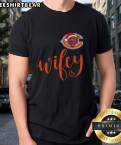 Top Wifey Chicago Bears Santa Hat Merry Christmas T-Shirt featuring festive design and team colors for holiday cheer.
