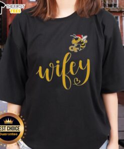 Top Wifey Georgia Tech Yellow Jackets tee with Santa hat for ladies, perfect for a Merry Christmas celebration.