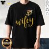 Top Wifey Georgia Tech Yellow Jackets Santa Hat Merry Christmas T-Shirt featuring festive design for holiday celebrations.