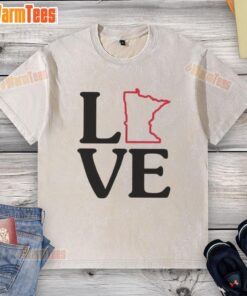 Awesome Love Minnesota Outline Washed T-Shirt featuring a stylish design perfect for Minnesota enthusiasts.